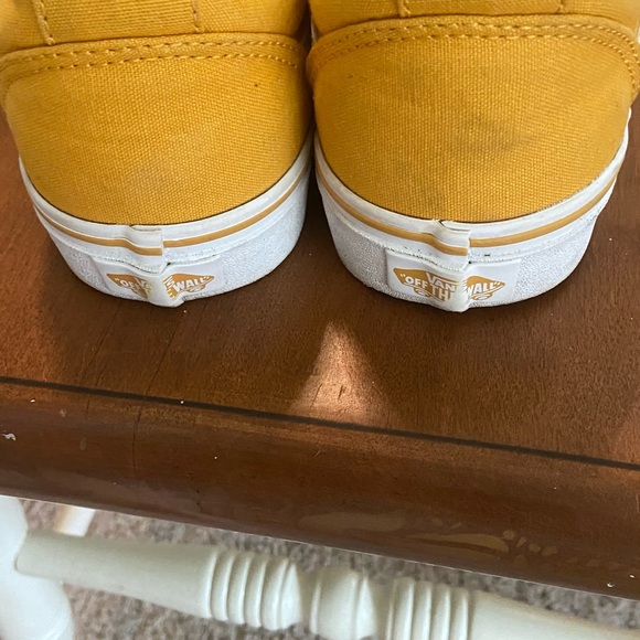 Vans - Picture 3 of 3